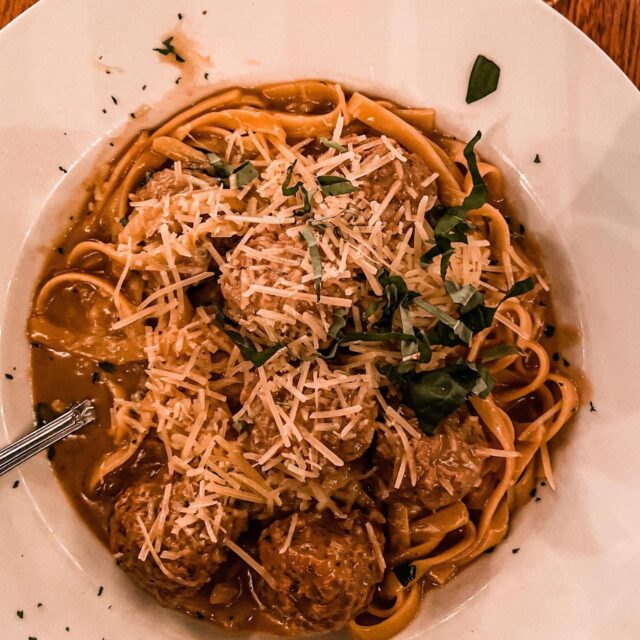 SERIOUSLY @sol_grill  hats off to a great restaurant experience and staples like #strogonoff #jumbalaya #sangria🍷  and more!thanks for making a dining experience and taste worth it